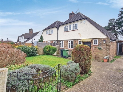 Malthouse Square, BEACONSFIELD - 3 bedroom semi-detached house