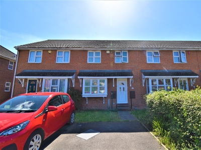 Terraced House to rent - Cranmere Court, Rochester, ME2