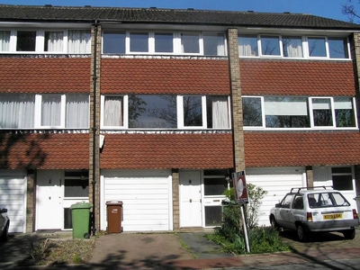 Terraced House to rent - Half Moon Lane, Herne Hill, SE24