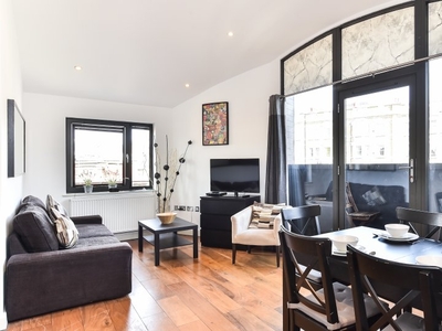 Two bedrooms apartment for rent in Camden Town, London