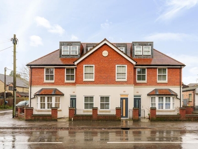 2 Bed Flat/Apartment For Sale in Sonning Common, South Oxfordshire Village location, RG4 - 5273510