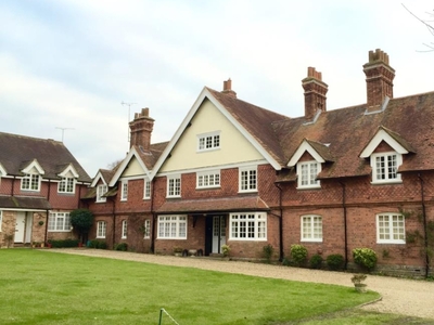 2 Bed Flat/Apartment To Rent in Backsideans, Wargrave, RG10 - 690