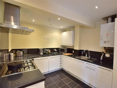 2 Bedroom Apartment For Rent In Jesmond, Newcastle Upon Tyne