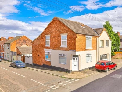 3 Bedroom Semi-detached House For Sale In Kettering, Northamptonshire