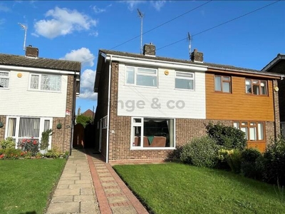 3 Bedroom Semi-detached House For Sale In Pakefield