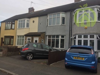 3 bedroom terraced house to rent Hornchurch, RM11 2NU