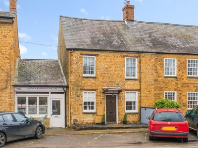 4 Bed Cottage For Sale in Deddington, Oxfordshire, OX15 - 5353394