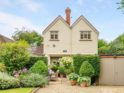4 Bedroom Detached House For Sale In Cobham