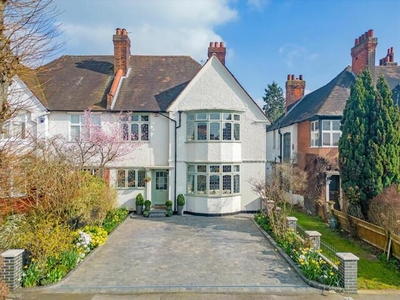 4 Bedroom Semi-detached House For Sale In South Woodford