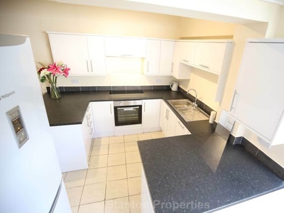 6 bedroom terraced house to rent Manchester, M14 5PJ