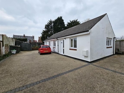 Bungalow to rent in Mill Lane, Southport PR9