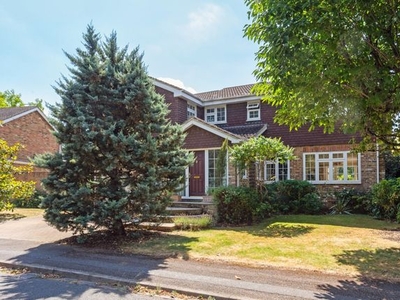 Detached house to rent in Cleveland Close, Maidenhead SL6