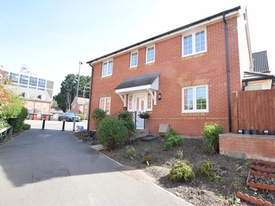 Detached house to rent in George Palmer Close, Reading RG2