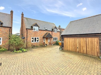 Detached house to rent in High Street, Wendover, Aylesbury HP22