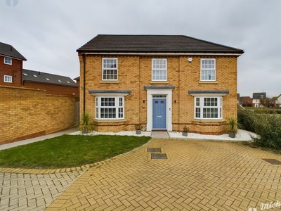 Detached house to rent in Magnus Grove, Fairfields, Milton Keynes, Buckinghamshire MK11