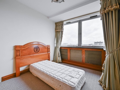 Flat in Porchester Place, Hyde Park Square, W2