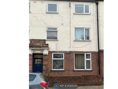 Flat to rent in Albany Road, Coventry CV5