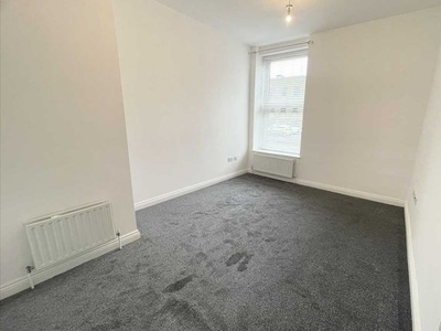 Flat to rent in Beach Road, Ground Floor Apartment, South Shields NE33
