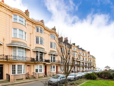 Flat to rent in Bedford Square, Brighton BN1