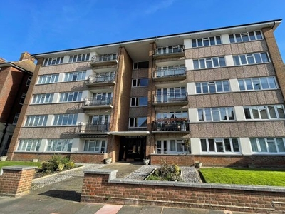 Flat to rent in Burlington Place, Eastbourne BN21