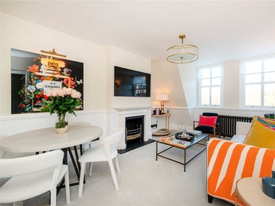 Flat to rent in Cadogan Square, Chelsea, London SW1X