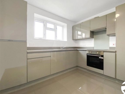 Flat to rent in Chorley Wood Crescent, Orpington BR5