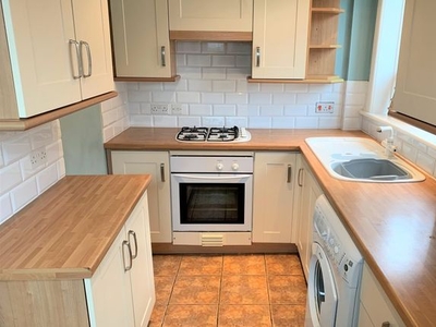 Flat to rent in Cranleigh Road, Southbourne, Bournemouth BH6