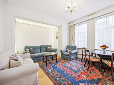 Flat to rent in Curzon Street, Mayfair W1J