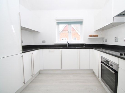 Flat to rent in Driscoll Way, Caterham CR3