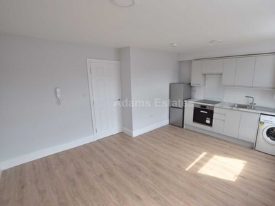 Flat to rent in First Floor Flat, Carey Street, Reading RG1