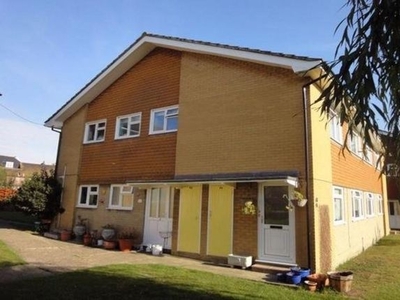 Flat to rent in Glebe Way, Whitstable CT5