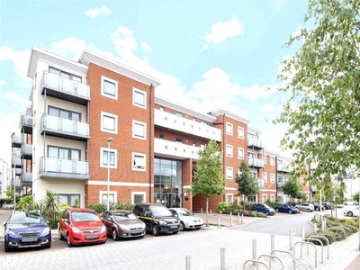 Flat to rent in Heron House, Rushley Way, Reading, Berkshire RG2
