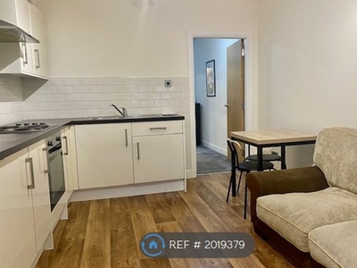Flat to rent in Huddersfield, West Yorkshire HD1