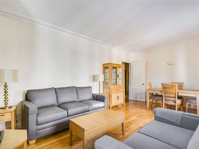 Flat to rent in Juniper Court, St. Marys Place W8