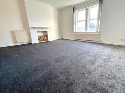 Flat to rent in Main Road, Sidcup DA14