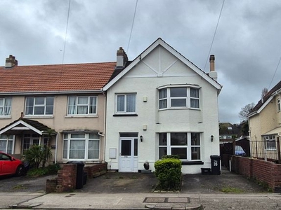 Flat to rent in Manor Road, Paignton TQ3