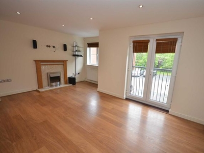 Flat to rent in Millstone Court, Stone ST15