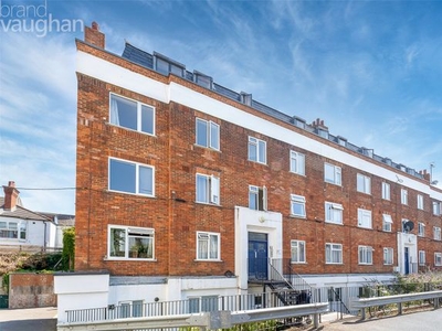 Flat to rent in Park Crescent Place, Brighton BN2