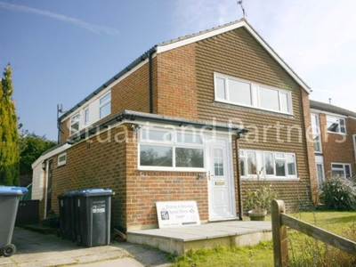 Flat to rent in Pelham Road, Lindfield RH16