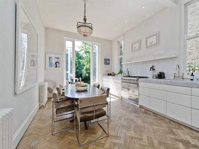 Terraced house to rent in St. Helens Gardens, London W10
