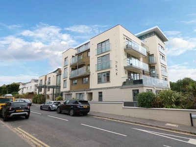 Flat to rent in Studland Road, Westbourne BH4