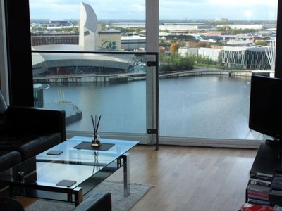 Flat to rent in The Quays, Salford M50