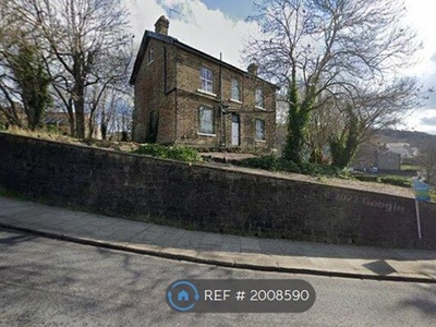 Flat to rent in Thornhill House, Shipley BD18