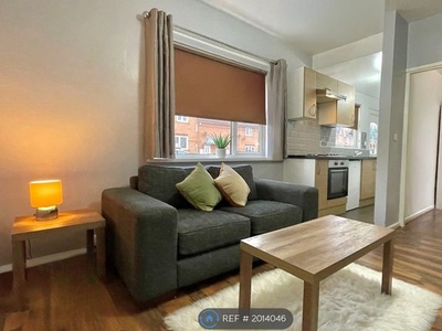 Flat to rent in Victoria Park Avenue, Leeds LS13