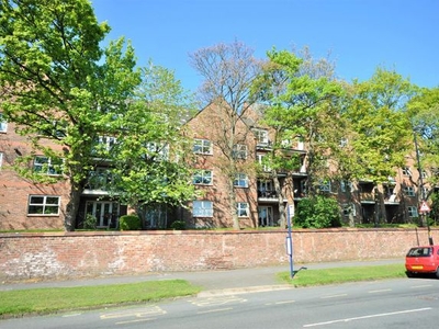 Flat to rent in Whitecross Gardens, York YO31
