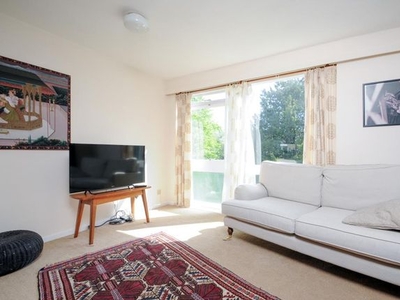 Maisonette to rent in Butler Close, Oxford OX2