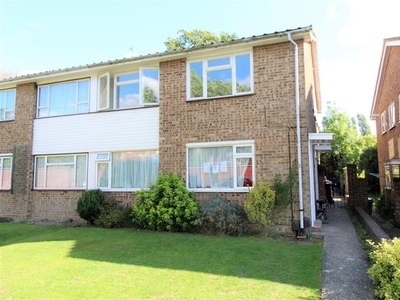 Maisonette to rent in St. Anns Way, South Croydon CR2