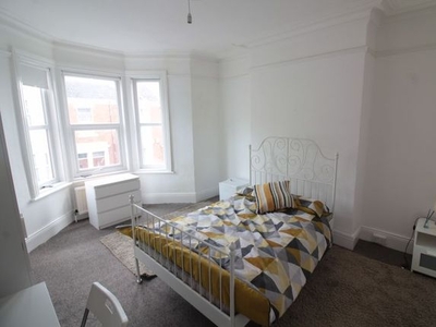 Room to rent in Hampstead Road, Benwell, Newcastle Upon Tyne NE4