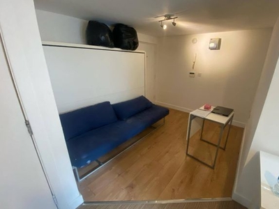 Studio to rent in Bath Street, Huddersfield HD1