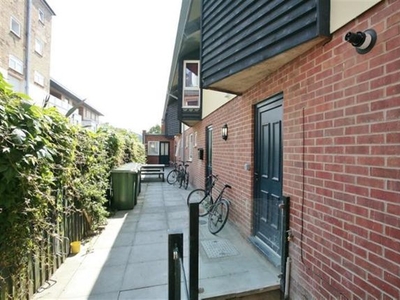 Terraced house to rent in Cowley Road, Oxford OX4